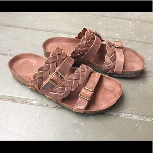 White mountain sandals